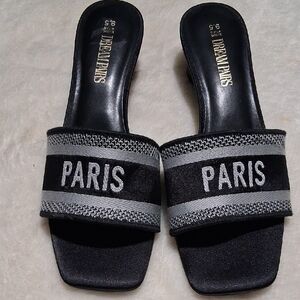 DREAMPARIS Black and Gray Slide Sandals with Stylish Accents